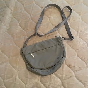 Lululemon gray / silver saddle bag crossbody
